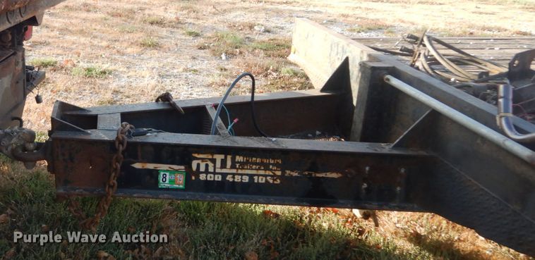 image for item DH5219 2000 Millennium equipment trailer