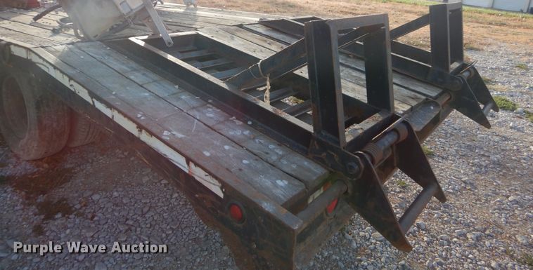 image for item DH5219 2000 Millennium equipment trailer