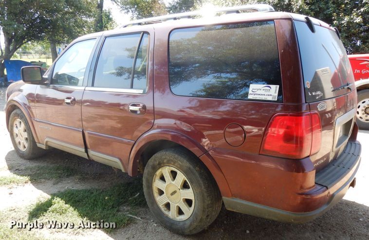image for item DH6592 2003 Lincoln Navigator  SUV