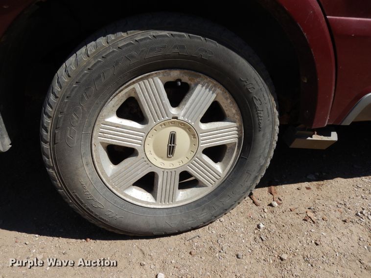 image for item DH6592 2003 Lincoln Navigator  SUV