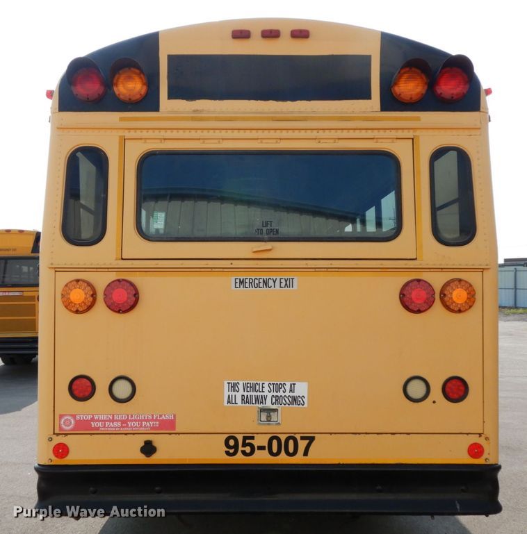 image for item DH6644 1995 Thomas Built Saf-T-Liner  school bus