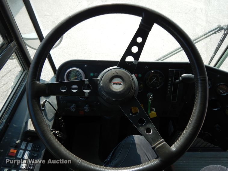 image for item DH6644 1995 Thomas Built Saf-T-Liner  school bus