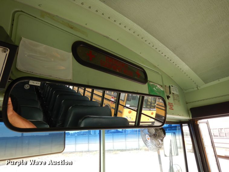 image for item DH6644 1995 Thomas Built Saf-T-Liner  school bus