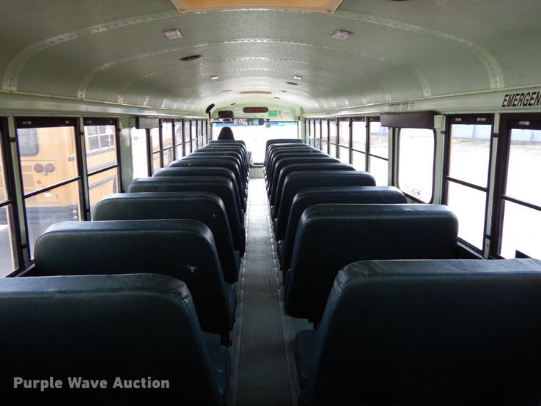 image for item DH6644 1995 Thomas Built Saf-T-Liner  school bus
