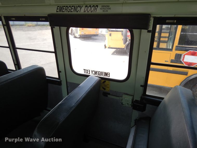 image for item DH6644 1995 Thomas Built Saf-T-Liner  school bus