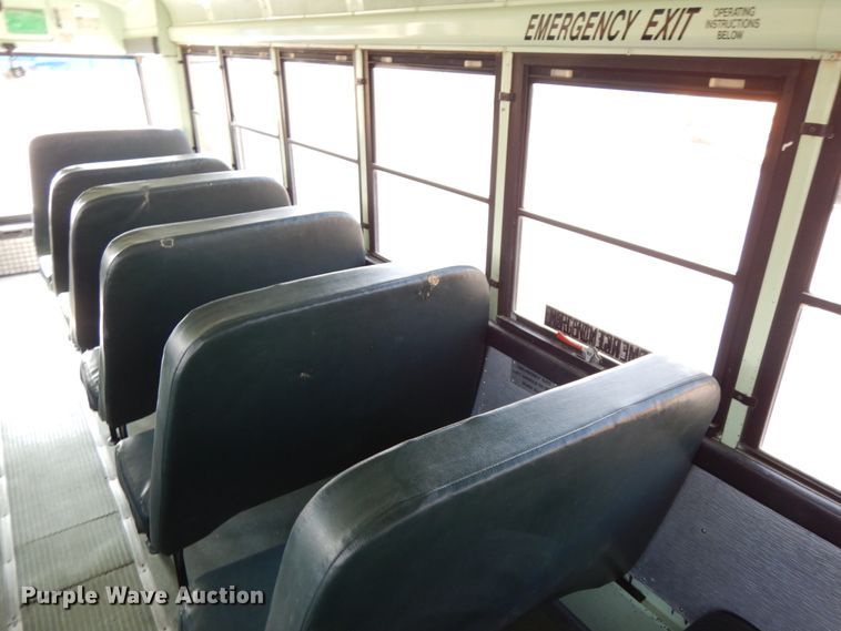 image for item DH6644 1995 Thomas Built Saf-T-Liner  school bus