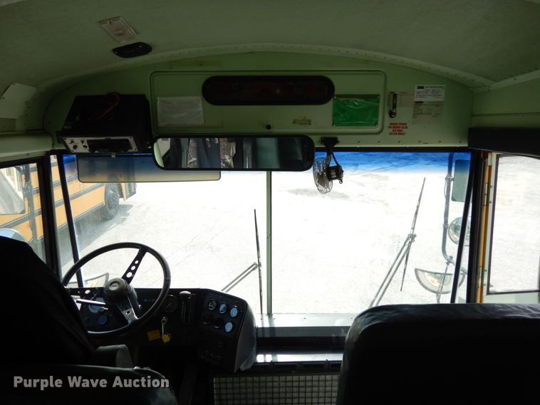 image for item DH6644 1995 Thomas Built Saf-T-Liner  school bus