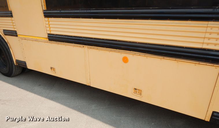 image for item DH6644 1995 Thomas Built Saf-T-Liner  school bus