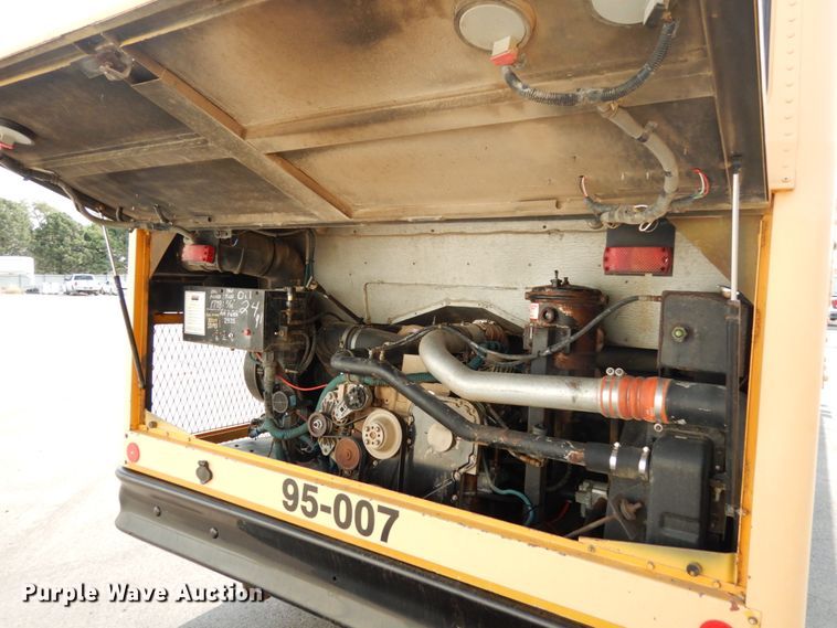 image for item DH6644 1995 Thomas Built Saf-T-Liner  school bus