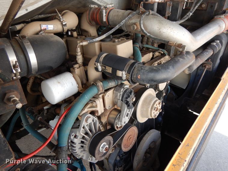 image for item DH6644 1995 Thomas Built Saf-T-Liner  school bus