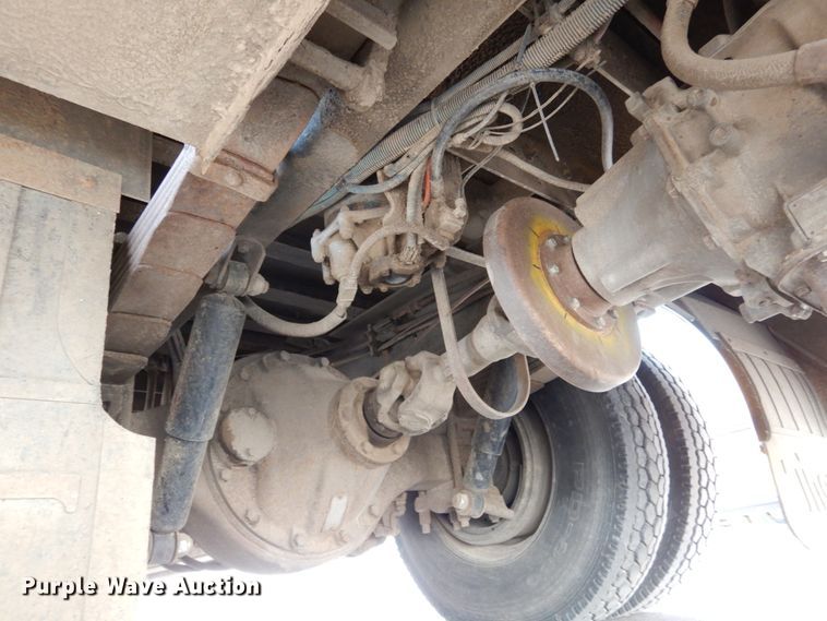 image for item DH6644 1995 Thomas Built Saf-T-Liner  school bus