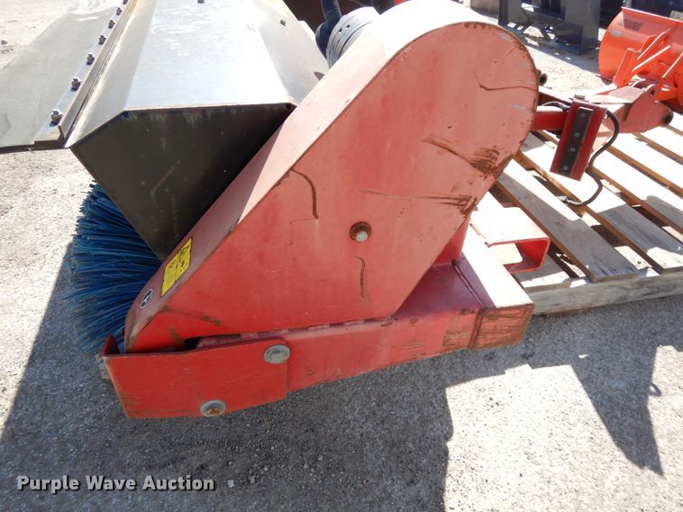 image for item DH6696 Toro Groundmaster broom