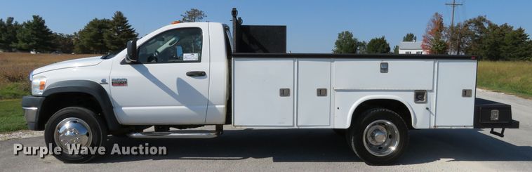 image for item DI3755 2008 Dodge Ram 5550HD  utility truck