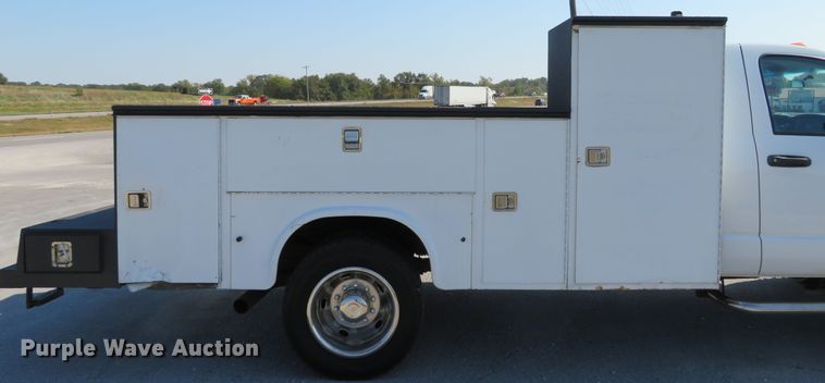 image for item DI3755 2008 Dodge Ram 5550HD  utility truck