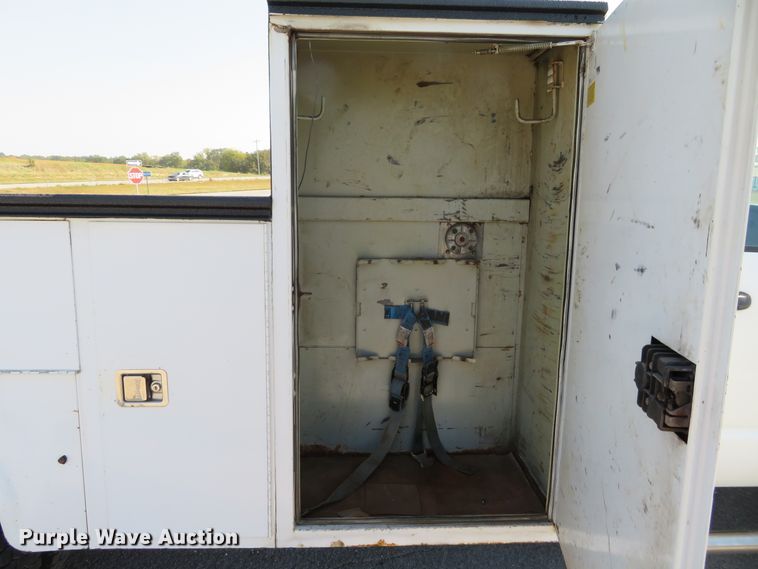 image for item DI3755 2008 Dodge Ram 5550HD  utility truck