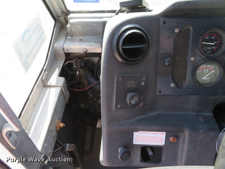 image for item DI3777 2000 Freightliner MT45  delivery truck