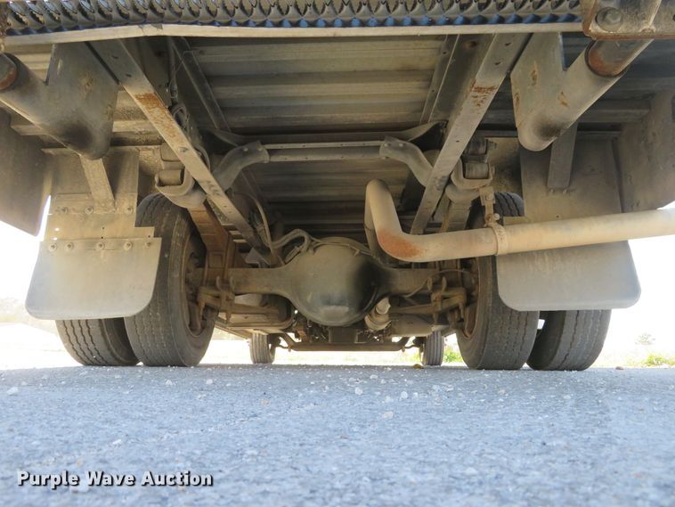 image for item DI3777 2000 Freightliner MT45  delivery truck