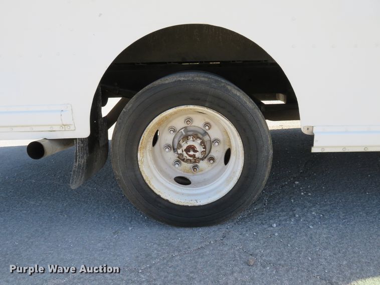 image for item DI3777 2000 Freightliner MT45  delivery truck