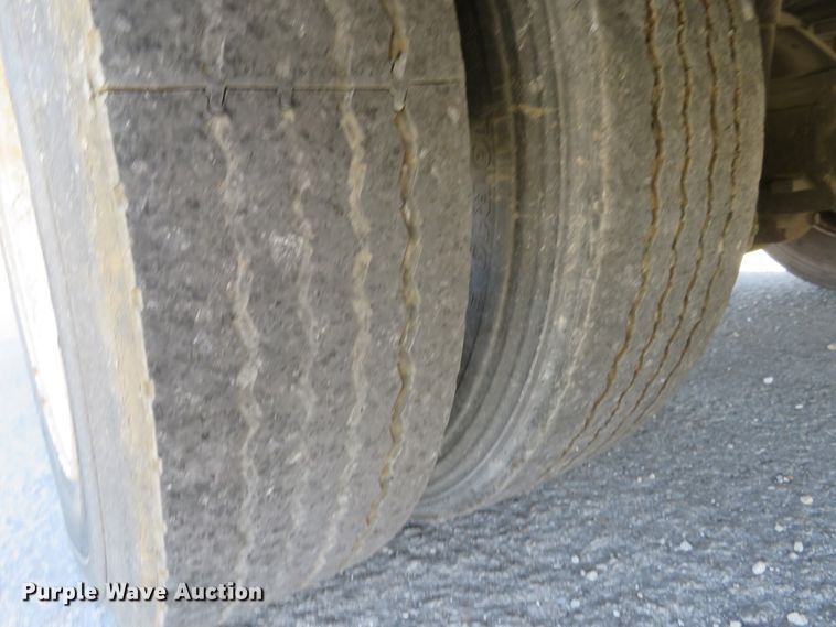 image for item DI3777 2000 Freightliner MT45  delivery truck
