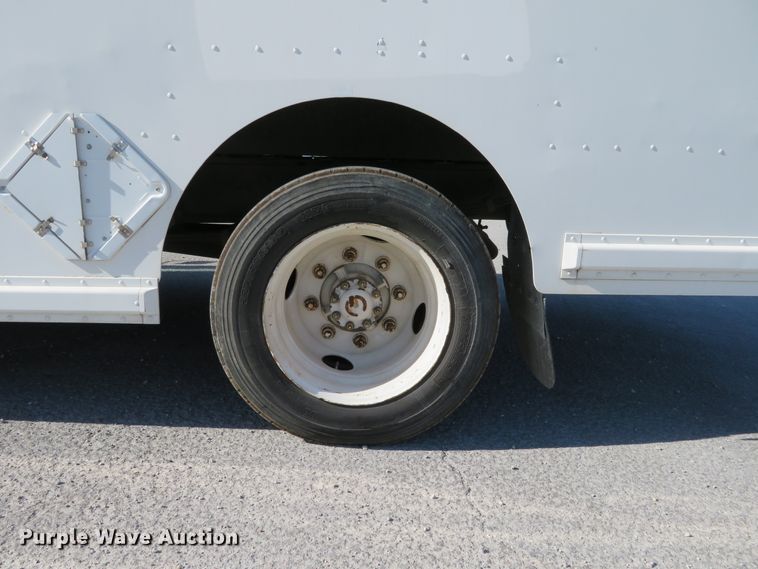 image for item DI3777 2000 Freightliner MT45  delivery truck