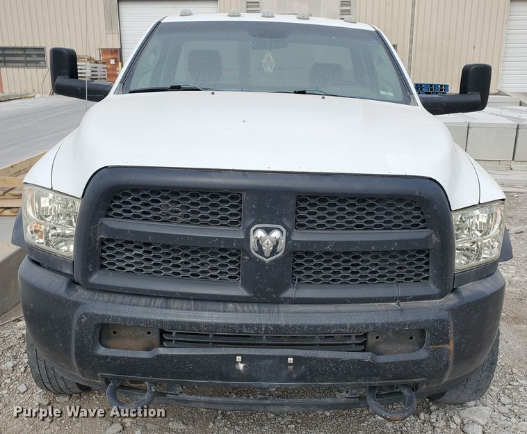 image for item DI5008 2015 Dodge Ram 5500HD  truck cab and chassis