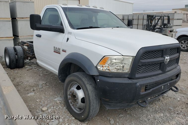 image for item DI5008 2015 Dodge Ram 5500HD  truck cab and chassis