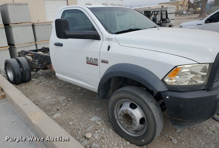 image for item DI5008 2015 Dodge Ram 5500HD  truck cab and chassis
