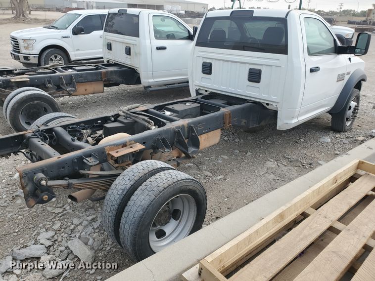 image for item DI5008 2015 Dodge Ram 5500HD  truck cab and chassis