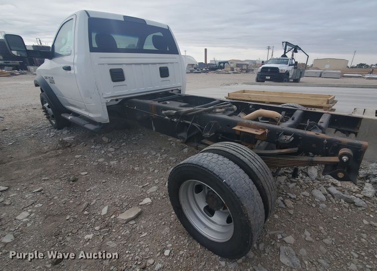 image for item DI5008 2015 Dodge Ram 5500HD  truck cab and chassis