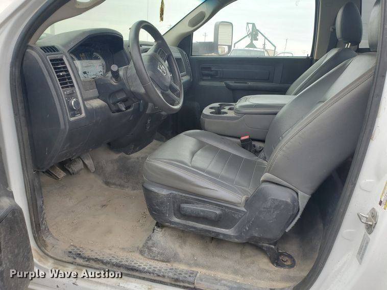 image for item DI5008 2015 Dodge Ram 5500HD  truck cab and chassis