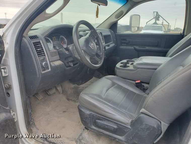 image for item DI5008 2015 Dodge Ram 5500HD  truck cab and chassis