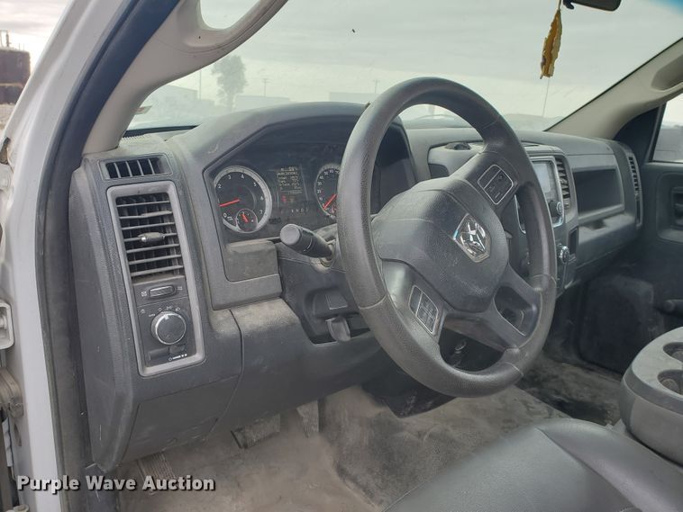 image for item DI5008 2015 Dodge Ram 5500HD  truck cab and chassis