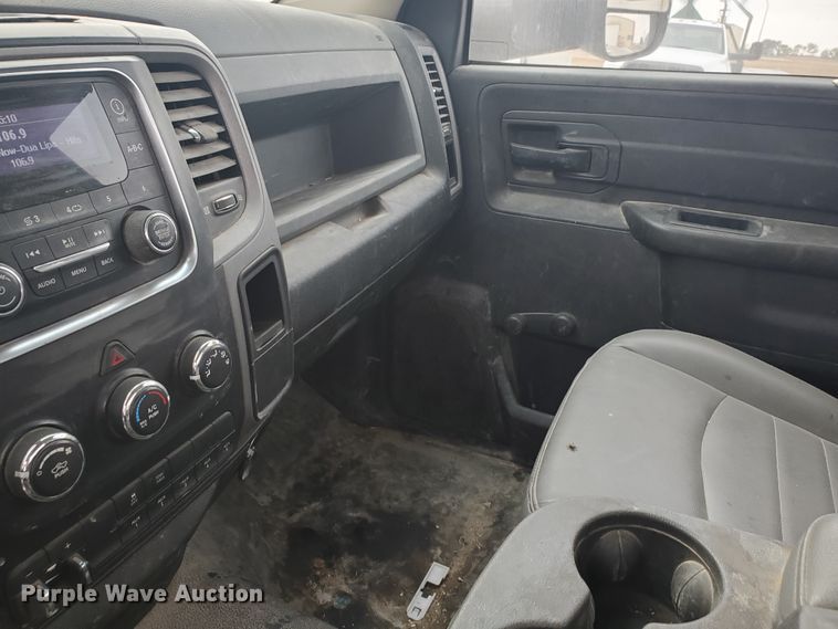 image for item DI5008 2015 Dodge Ram 5500HD  truck cab and chassis