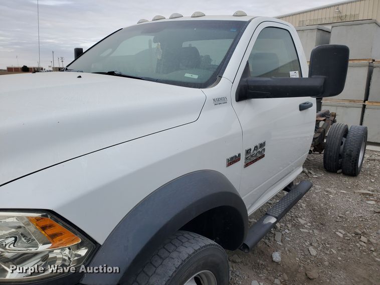 image for item DI5008 2015 Dodge Ram 5500HD  truck cab and chassis