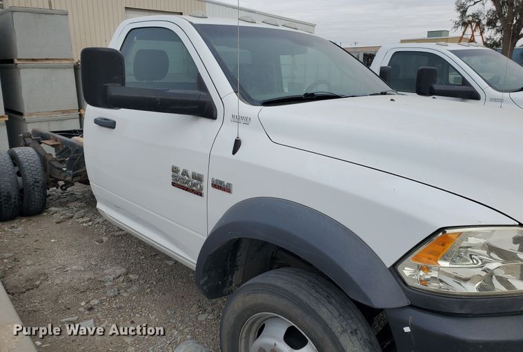 image for item DI5008 2015 Dodge Ram 5500HD  truck cab and chassis