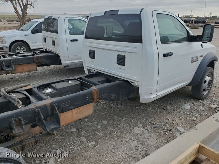 image for item DI5008 2015 Dodge Ram 5500HD  truck cab and chassis