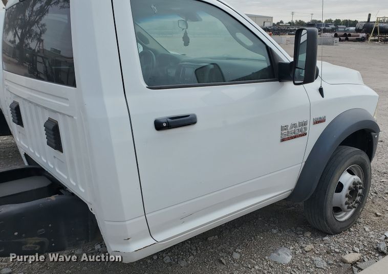 image for item DI5008 2015 Dodge Ram 5500HD  truck cab and chassis