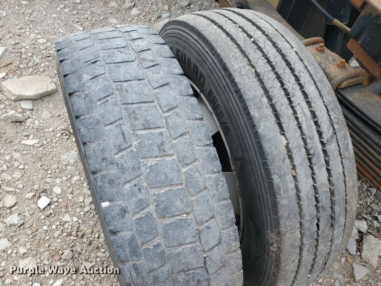 image for item DI5008 2015 Dodge Ram 5500HD  truck cab and chassis