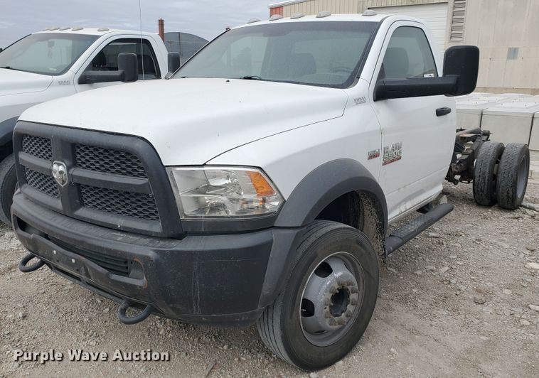 image for item DI5010 2015 Dodge Ram 5500HD  truck cab and chassis
