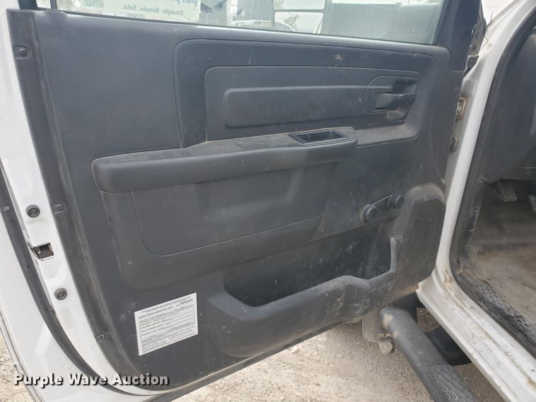 image for item DI5010 2015 Dodge Ram 5500HD  truck cab and chassis