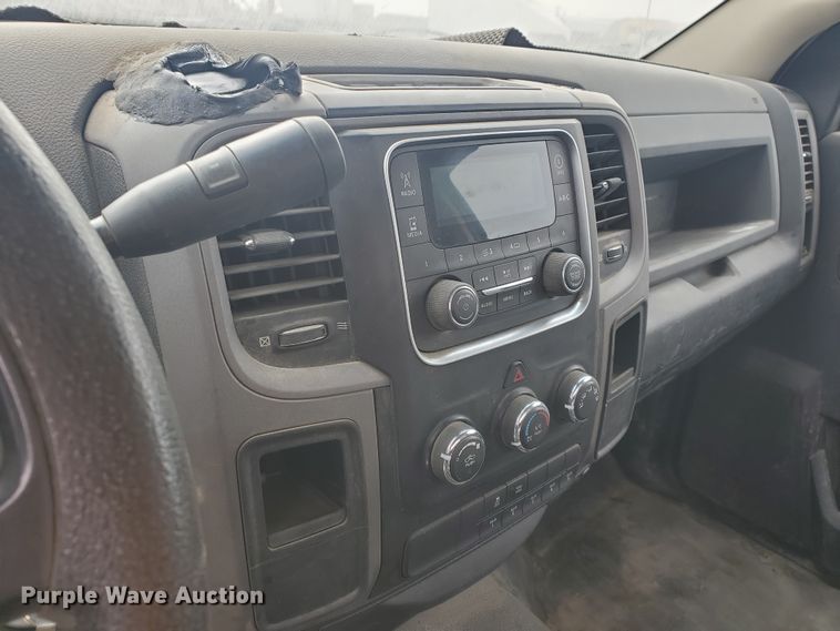 image for item DI5010 2015 Dodge Ram 5500HD  truck cab and chassis