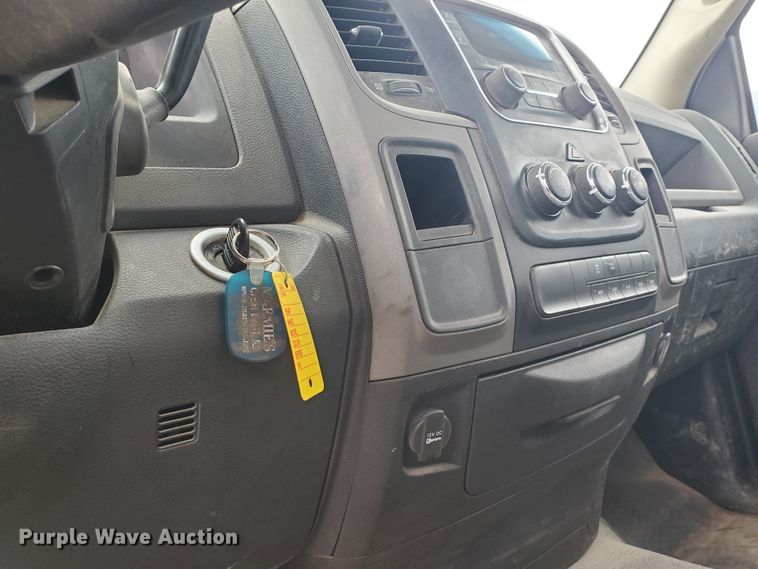 image for item DI5010 2015 Dodge Ram 5500HD  truck cab and chassis