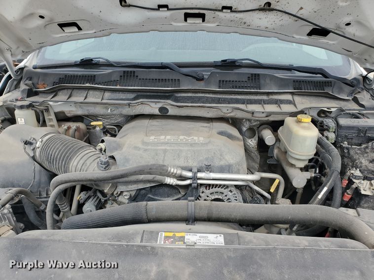 image for item DI5010 2015 Dodge Ram 5500HD  truck cab and chassis