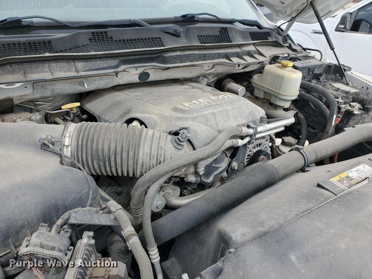 image for item DI5010 2015 Dodge Ram 5500HD  truck cab and chassis