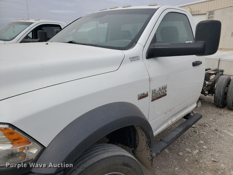 image for item DI5010 2015 Dodge Ram 5500HD  truck cab and chassis