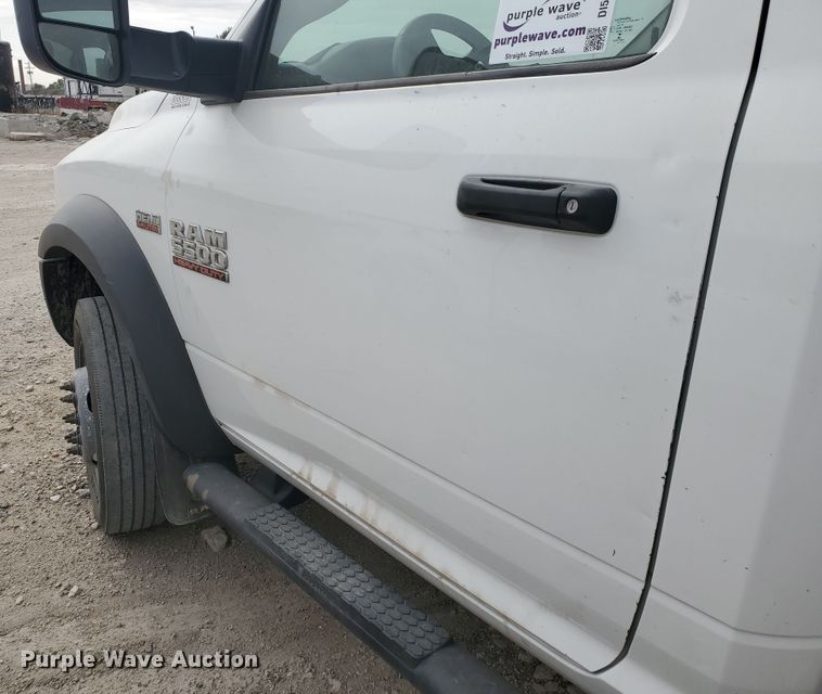 image for item DI5010 2015 Dodge Ram 5500HD  truck cab and chassis