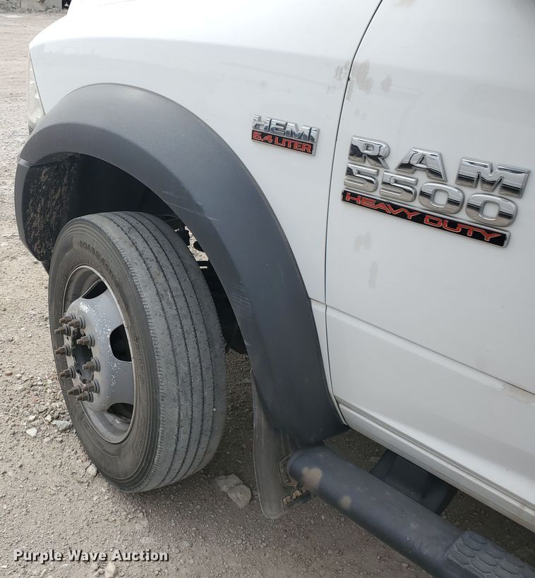 image for item DI5010 2015 Dodge Ram 5500HD  truck cab and chassis