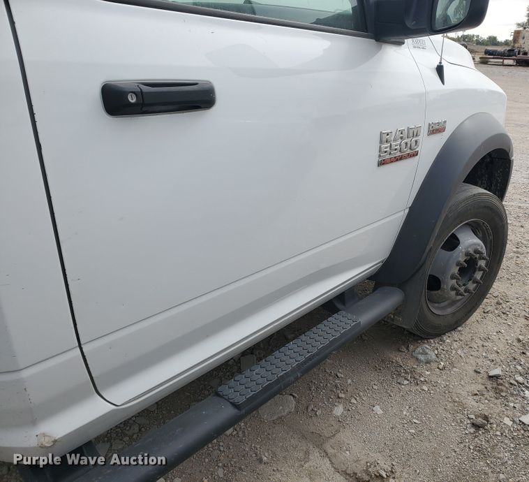 image for item DI5010 2015 Dodge Ram 5500HD  truck cab and chassis