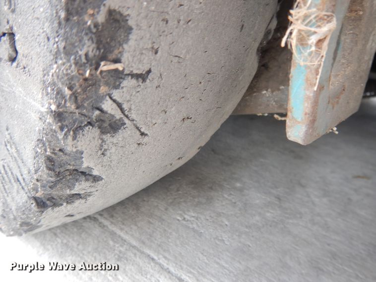 image for item DI7728 Tennant 7400 floor scrubber