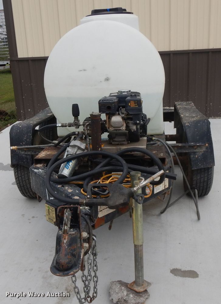 image for item DI7729 2006 Multiquip pressure washer trailer